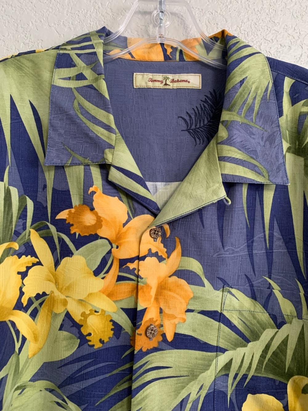 Tommy Bahama Shirt Men XL Silk Floral  Hawaiian Print Short Sleeve Button Preppy - Picture 3 of 12